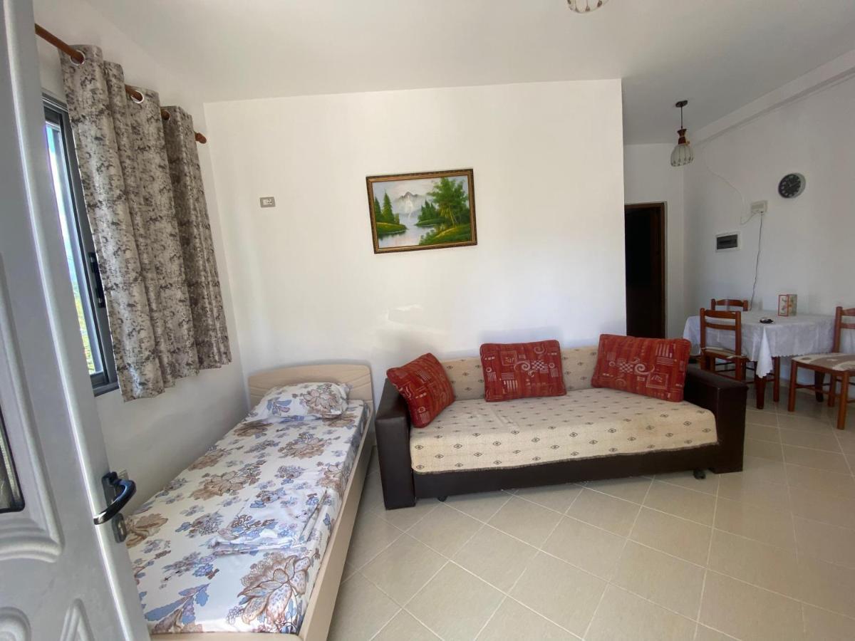 Vila Leo Εξαμίλιο Εξωτερικό φωτογραφία