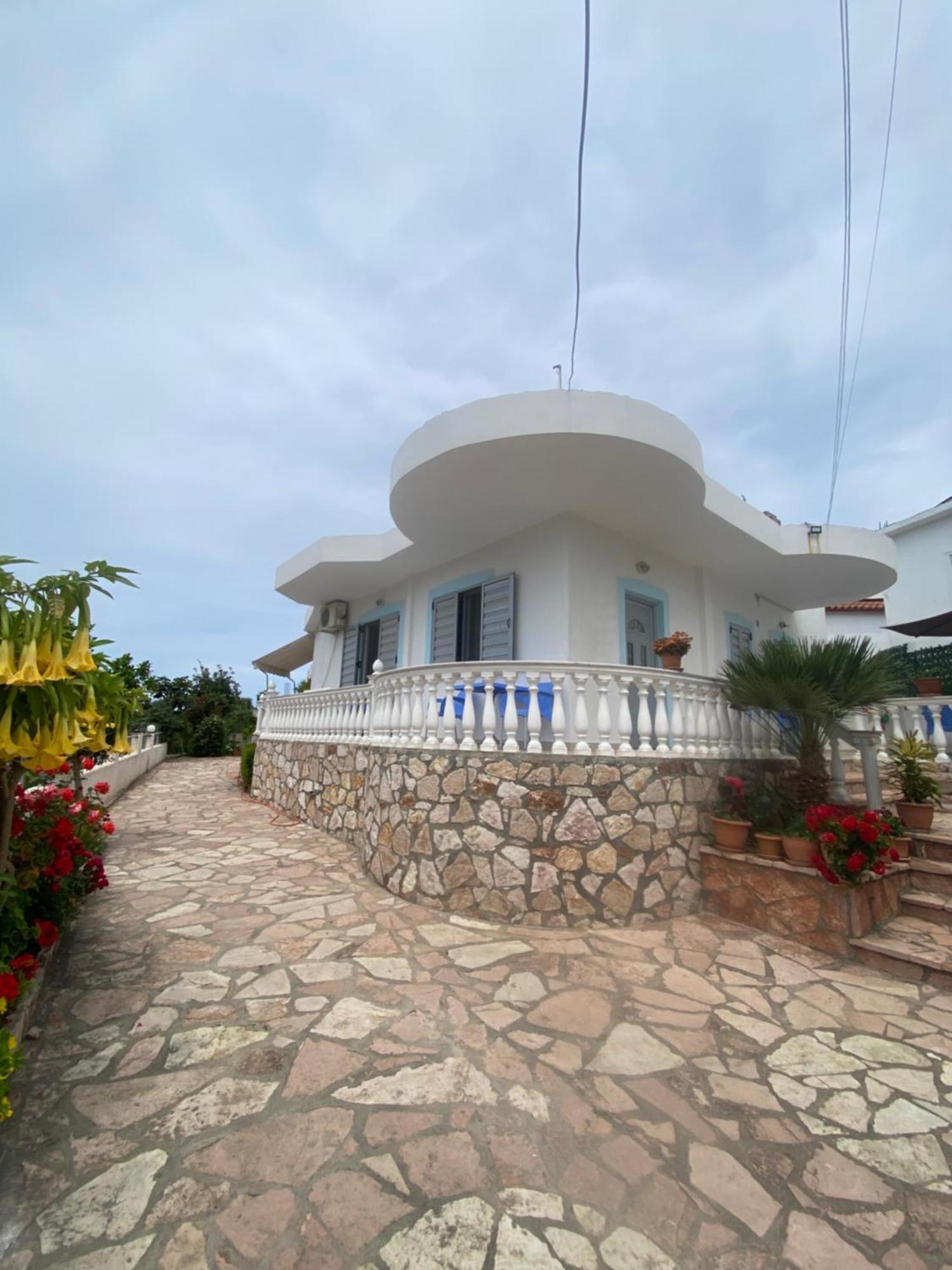 Vila Leo Εξαμίλιο Εξωτερικό φωτογραφία