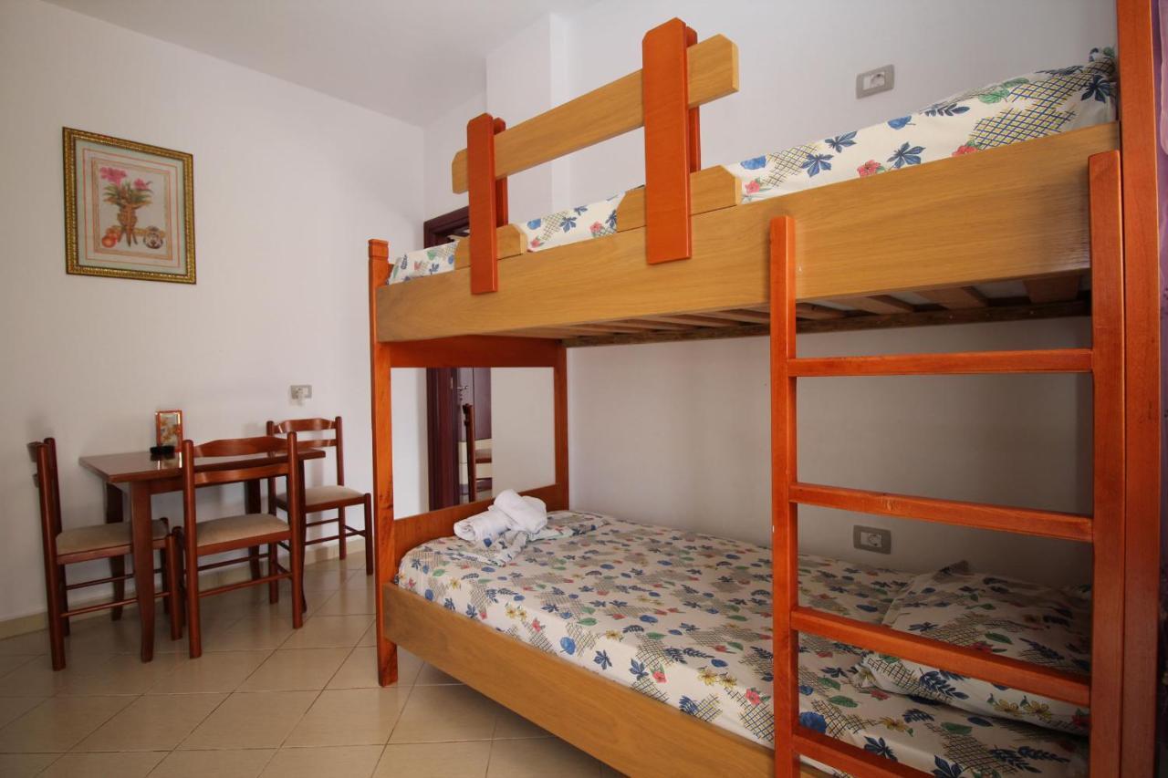 Vila Leo Εξαμίλιο Εξωτερικό φωτογραφία